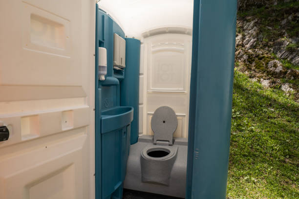 Best Affordable portable toilet rental  in Mission Hills, KS