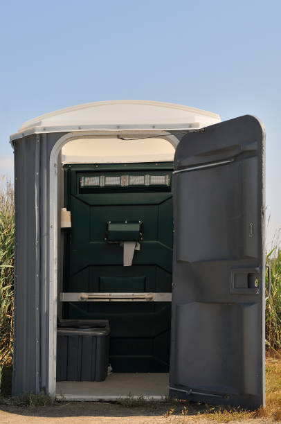 Best Portable bathroom rental  in Mission Hills, KS