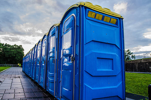 Best Porta potty delivery and setup  in Mission Hills, KS